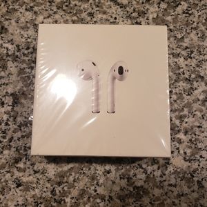 Apple Airpods Gen 2 with Wireless charging case